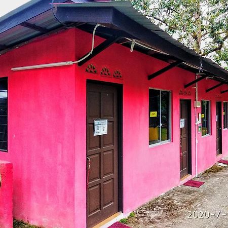 הוילה הולו לנגאט Lopoh Waterfront Budget Chalets מראה חיצוני תמונה