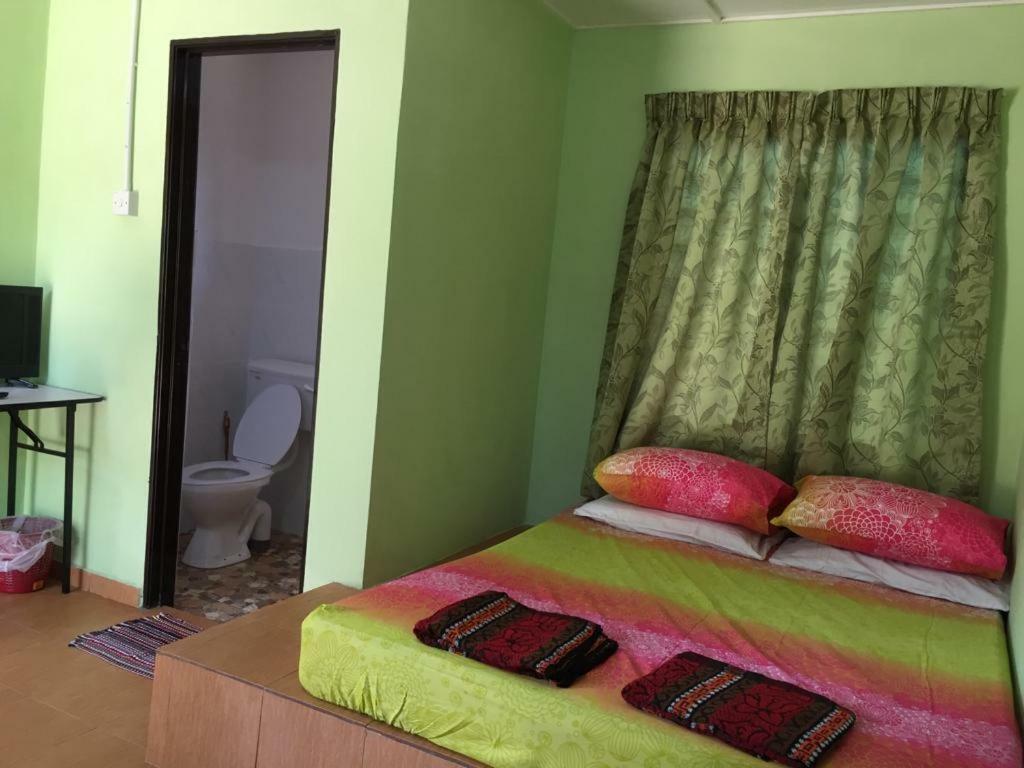 הוילה הולו לנגאט Lopoh Waterfront Budget Chalets מראה חיצוני תמונה